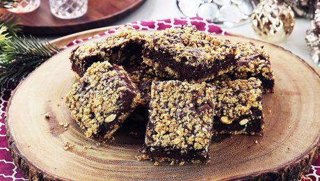 Apple & Hazelnut Oats Brownies