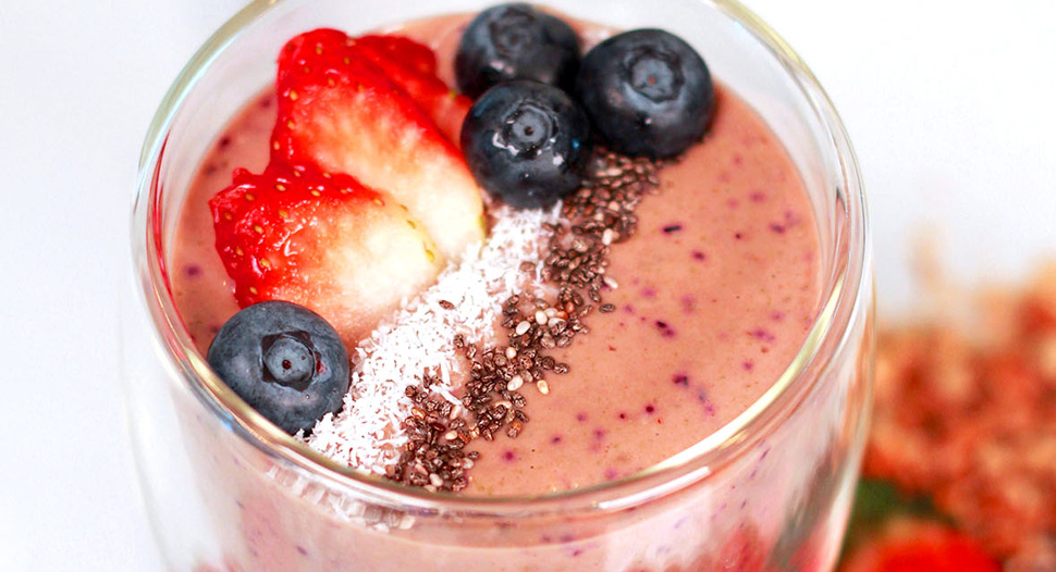 Berry Coconut Smoothie Bowl
