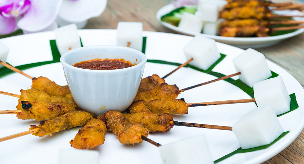Mini Chicken Satay (Inspired by the Singapore Flyer) Mini Chicken Satay (Inspired by the Singapore Flyer)