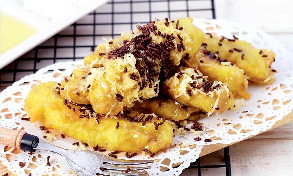 Cheesy fried bananas with chocolate sprinkles
