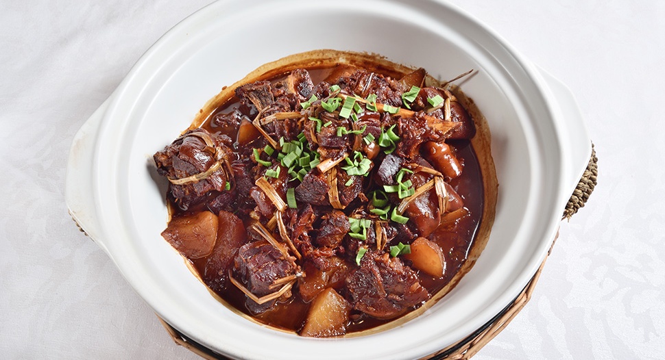 Chinese Braised Australian Beef Oxtail with Daikon Recipe