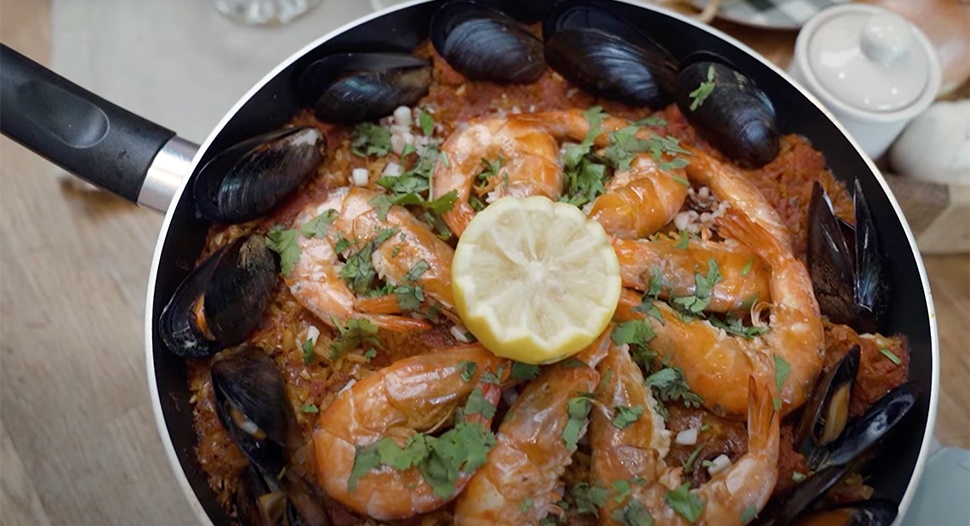 Healthy Seafood Paella Recipe