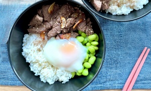 Japanese-style Beef Rice Bowl with Onsen Egg & Edamame Recipe on FairPrice Group app